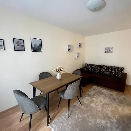 Rezi Apartment *